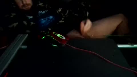 Snapshot of endslaved chatting on 12/20/25, 06:48 endslaved online show from 12/20/25, 06:48