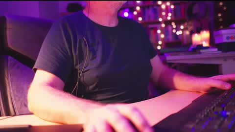 uk online show from 12/09/24, 01:07