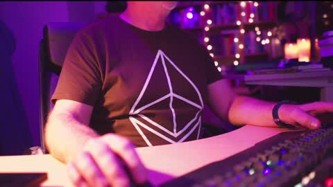 uk online show from 01/04/25, 04:01