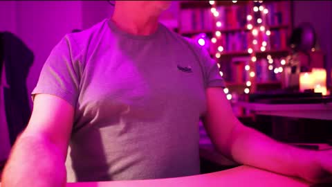 uk online show from 11/22/25, 11:26