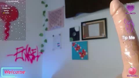 Snapshot of engel20042001 chatting on 12/01/25, 12:15 engel20042001 online show from 12/01/25, 12:15