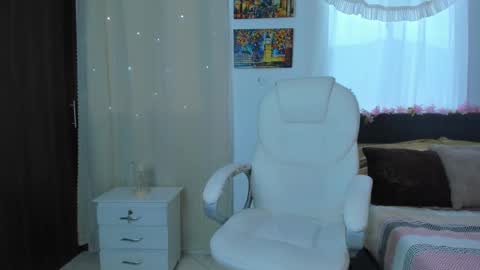 juliana  online show from 11/20/25, 09:58