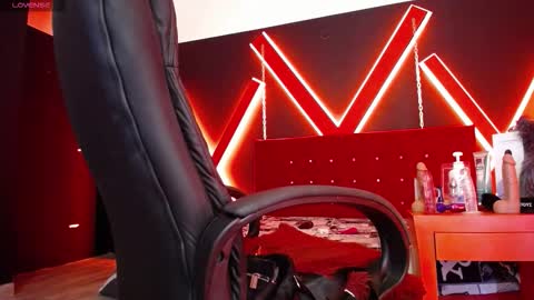 Snapshot of engel_devil chatting on 10/28/25, 03:36 Engel online show from 10/28/25, 03:36