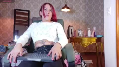 Snapshot of engel_devil chatting on 12/05/25, 12:25 Engel online show from 12/05/25, 12:25