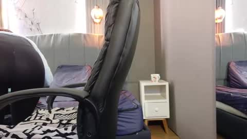 Snapshot of engel_devil chatting on 12/15/25, 11:36 Engel online show from 12/15/25, 11:36