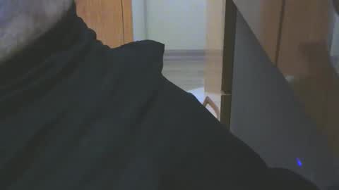 Snapshot of engin_83 chatting on 11/16/25, 12:49 engin_83 online show from 11/16/25, 12:49