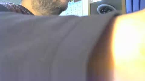 Snapshot of engin_83 chatting on 04/19/26, 08:33 engin_83 online show from 04/19/26, 08:33