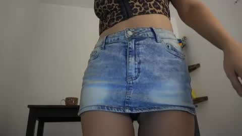 Snapshot of english_rose__ chatting on 05/10/26, 07:13 Rosie online show from 05/10/26, 07:13