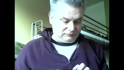 Snapshot of englishguysurrey chatting on 01/12/25, 11:50 englishguysurrey online show from 01/12/25, 11:50