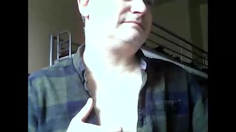 Snapshot of englishguysurrey chatting on 02/07/25, 01:32 englishguysurrey online show from 02/07/25, 01:32