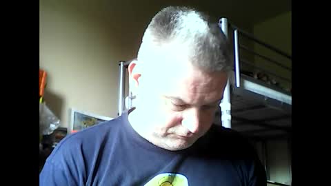 Snapshot of englishguysurrey chatting on 09/19/25, 09:22 englishguysurrey online show from 09/19/25, 09:22