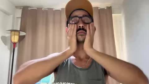 Snapshot of enjoythetrip chatting on 12/12/24, 12:55 Luke online show from 12/12/24, 12:55