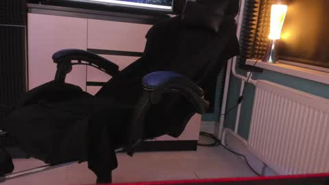 Snapshot of enkeer chatting on 01/07/25, 02:10 Enker online show from 01/07/25, 02:10