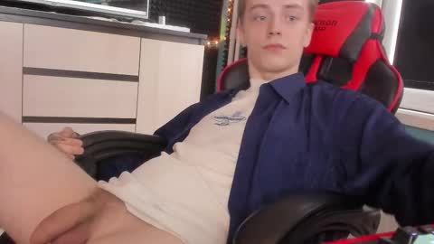 Snapshot of enkeer chatting on 09/15/25, 11:32 Enker online show from 09/15/25, 11:32