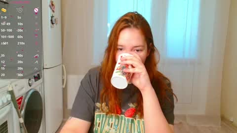 Snapshot of enorolve chatting on 01/10/25, 01:52 Horny Mary online show from 01/10/25, 01:52