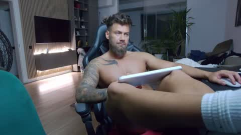 Erik online show from 01/03/25, 10:19