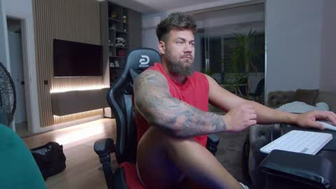 Erik online show from 02/06/25, 06:24