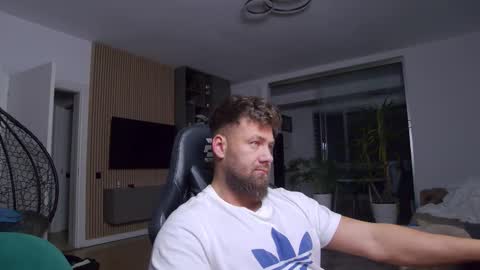 Erik online show from 03/02/25, 08:18