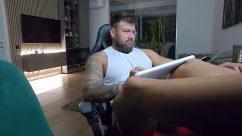 Erik online show from 09/23/25, 07:17