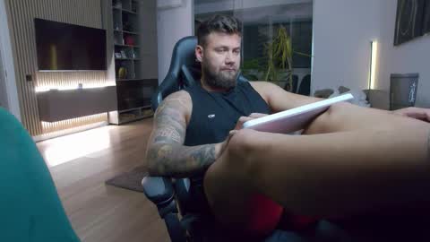 Erik online show from 10/16/25, 05:47