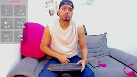 Snapshot of enrique_villa23 chatting on 01/06/25, 12:46 enrique online show from 01/06/25, 12:46