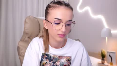 entya online show from 11/14/25, 05:39