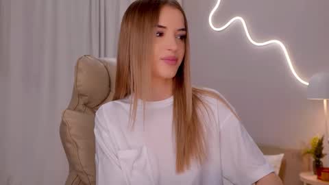 entya online show from 02/14/26, 08:33