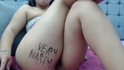 Snapshot of eny_dirty chatting on 12/28/24, 01:38 Enny Dirty online show from 12/28/24, 01:38