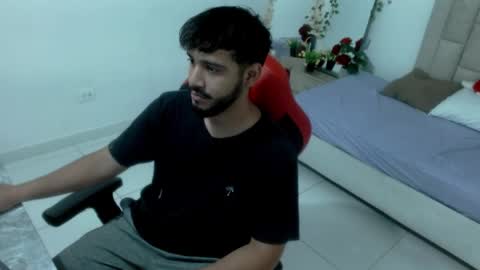 Snapshot of enzo_fox chatting on 05/12/26, 07:22 j-mac online show from 05/12/26, 07:22