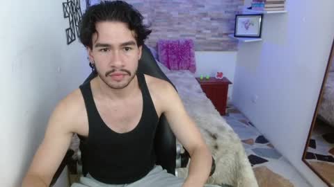 Snapshot of enzo_morelli chatting on 03/28/26, 01:43 Enzo online show from 03/28/26, 01:43