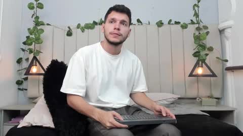 ENZO online show from 11/10/25, 02:38