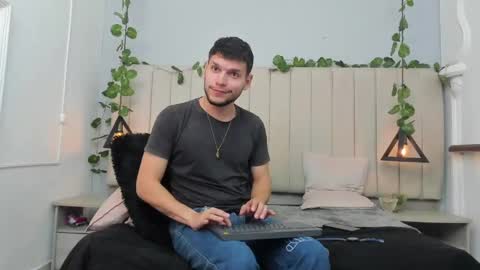 ENZO online show from 11/12/25, 02:17