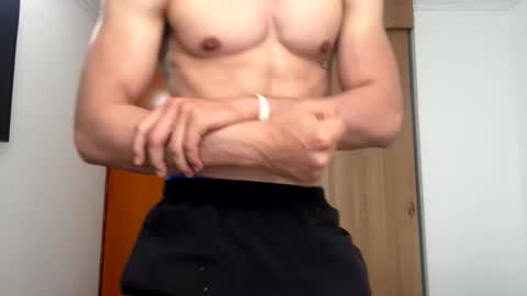 Snapshot of enzo_savage chatting on 02/25/26, 07:23 enzo_savage online show from 02/25/26, 07:23