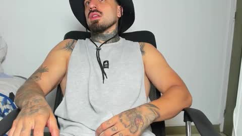 Enzo Aren online show from 10/17/25, 01:09