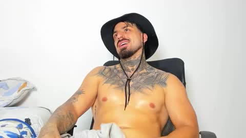 Enzo Aren online show from 10/18/25, 02:03