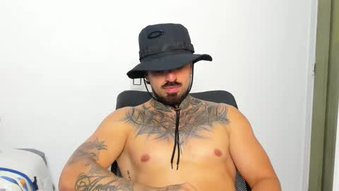 Enzo Aren online show from 10/24/25, 02:08