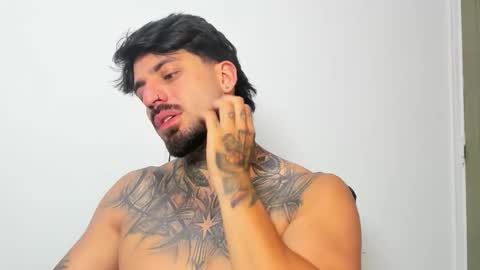 Enzo Aren online show from 11/15/25, 12:08