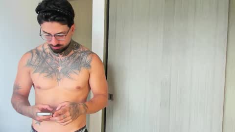 Enzo Aren online show from 11/30/25, 06:01