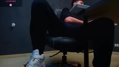 EnzoRace online show from 11/02/25, 06:38