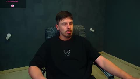 EnzoRace online show from 11/17/25, 05:24