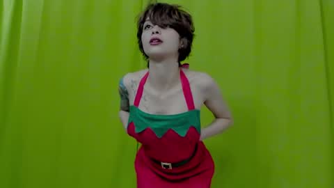 Leyla online show from 12/24/24, 06:39