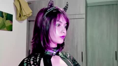 Leyla online show from 10/24/25, 08:16