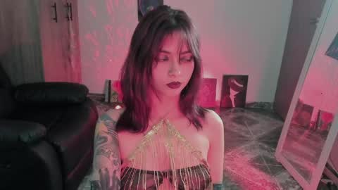 Snapshot of ephemeral_hot chatting on 04/29/26, 01:43 Leyla online show from 04/29/26, 01:43