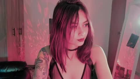 Snapshot of ephemeral_hot chatting on 04/30/26, 01:01 Leyla online show from 04/30/26, 01:01