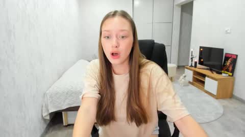 Snapshot of ephorium chatting on 02/16/25, 02:21 Renata online show from 02/16/25, 02:21