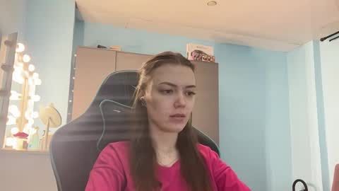 Snapshot of eracloke chatting on 03/19/26, 02:15 Lily online show from 03/19/26, 02:15