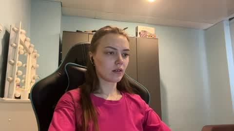 Lily online show from 04/05/26, 04:20
