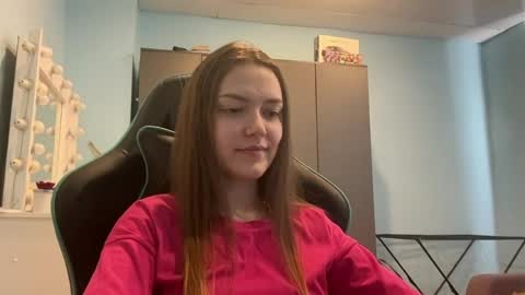 Lily online show from 04/12/26, 06:40