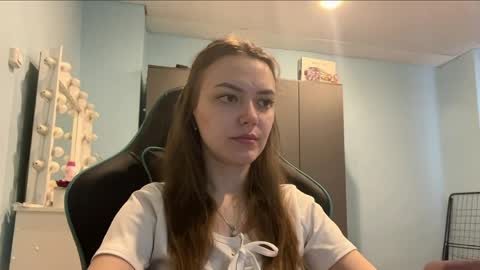Lily online show from 04/18/26, 01:09