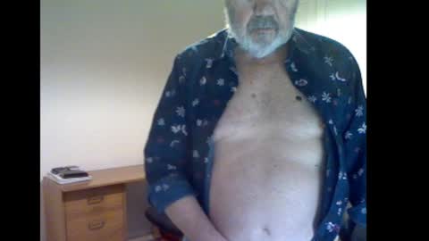 erasmus_d online show from 12/01/25, 06:02